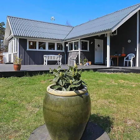 Three-bedroom Holiday In Romo 29 * Rødby