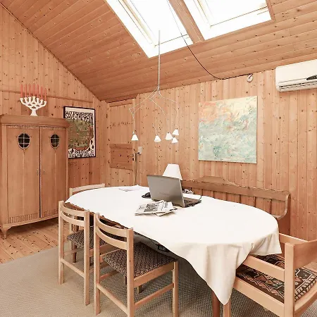 Vakantiehuis Three-bedroom Holiday In Romo 29